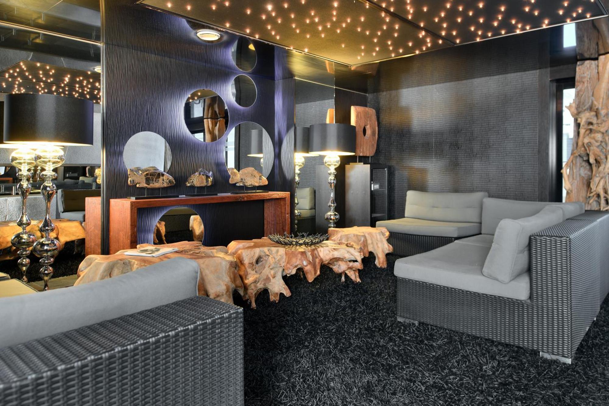 Le Strato Hotel Courchevel Exterior photo